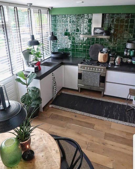 GROENE TEGELTJES IN DE KEUKEN ! 09/2018